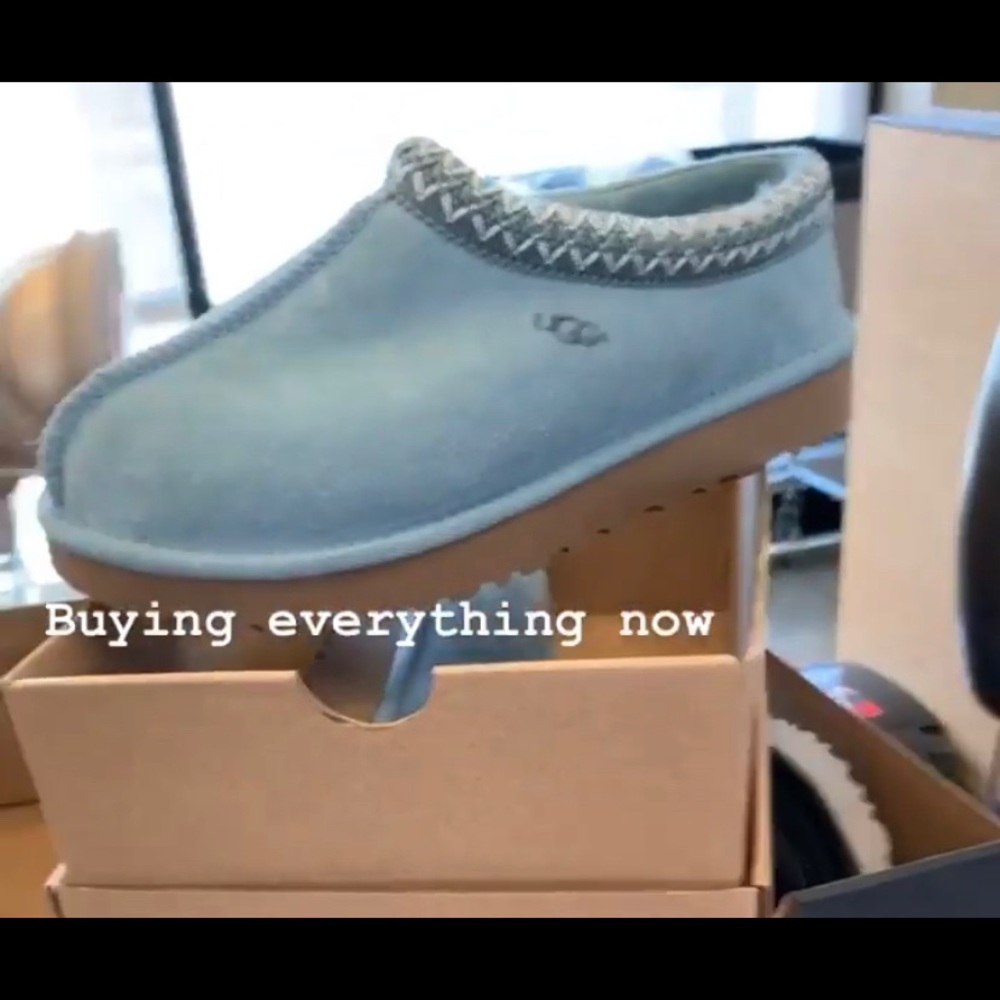 Blue ugg